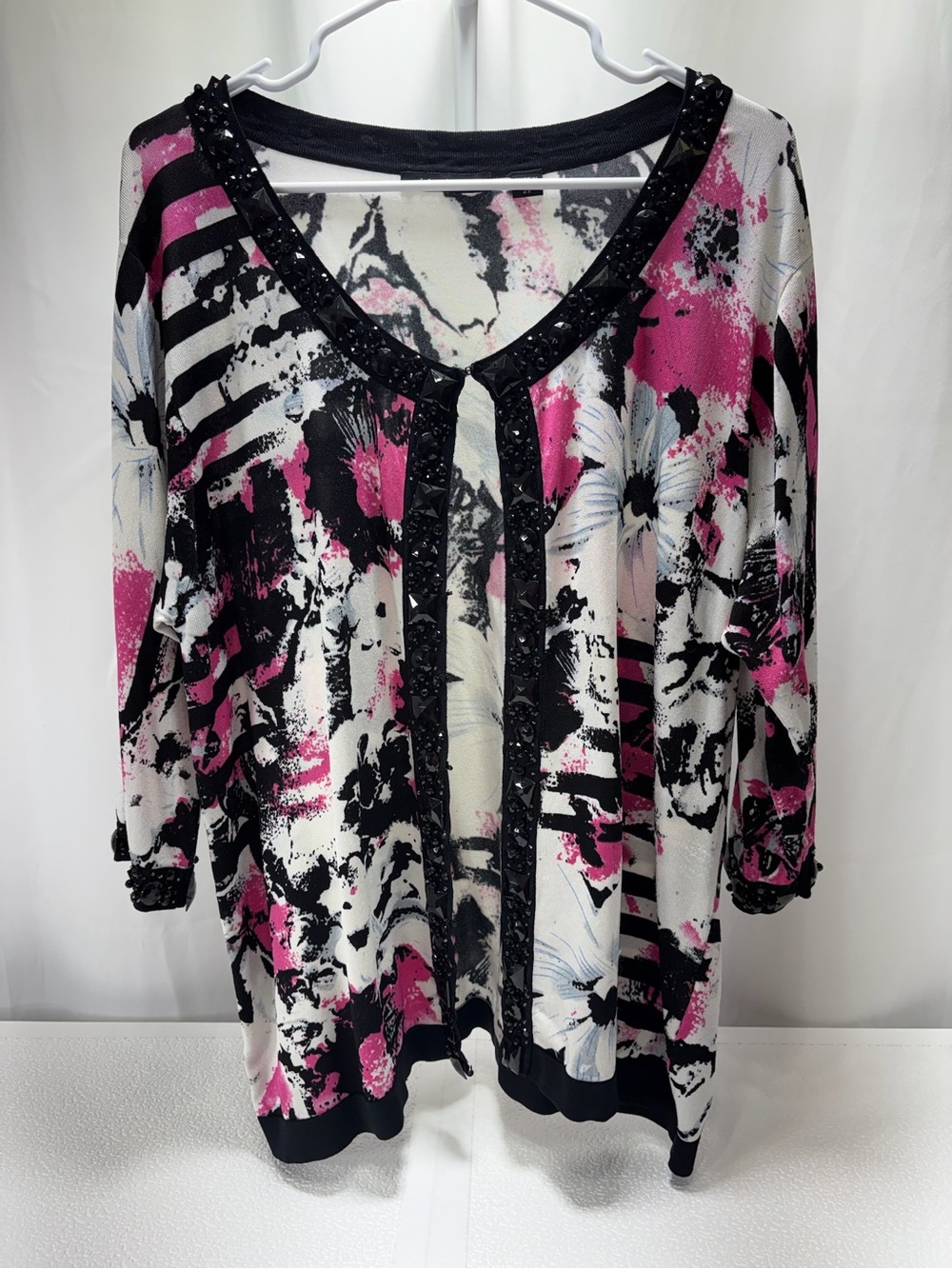 Michael Simon Black, Pink & White Floral Abstract Scoop-Front Cardigan 4374